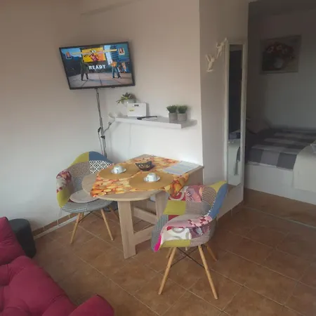 Sunny Charming Apartment *