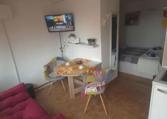 Sunny Charming Lejlighed *